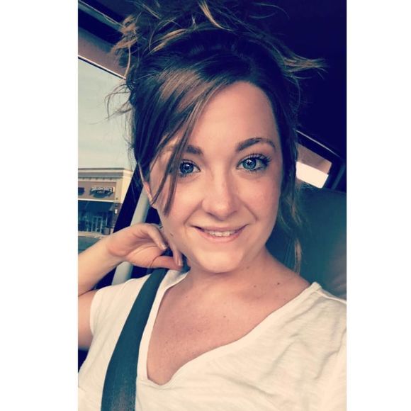 Meet your Posher, Jessica - Picture 1 of 1